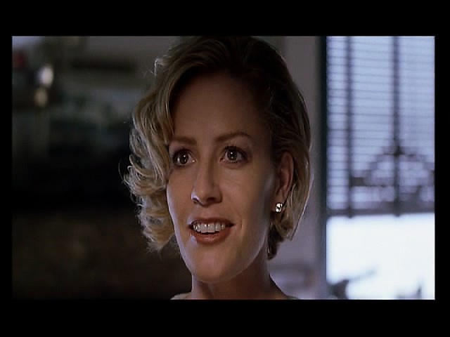 Elisabeth Shue Being Groped From Behind In This Hot Scene at Nuvid