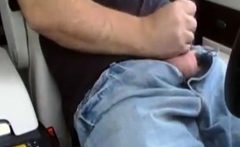 Bear Exhibitionist: Cumshot In Auto