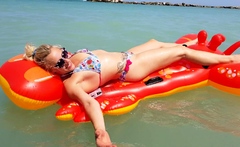 Chubby Amateur Milf Sarah Janes Outdoor Masturbation