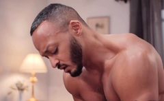 Muscle jock get analfucked by hairy IR