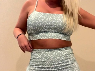 StripCamFun Blonde Amateur MILF Webcam for You