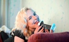 Amateur Webcam Cute Teen Plays Solo with Big