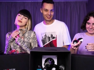 Sexy show with 2 honies - guess what they're rubbing - best