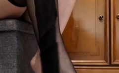 Amateur Foot Fetish Girlfriend Sucks And Gives A Footjob