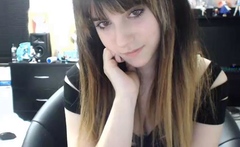 Amateur sweet blonde babe sucking cock