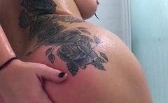 Webcam fun mature brunette with toys cum on cam