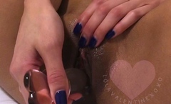 Close up solo beauty toying ass