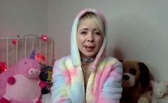 Amateur Webcam Chick Masturbates On Webcam More At