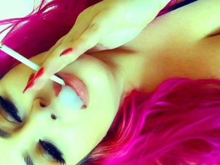 Amateur wild chick solo masturbation