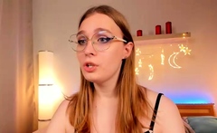 Amateur webcam girl masturbate big dildo
